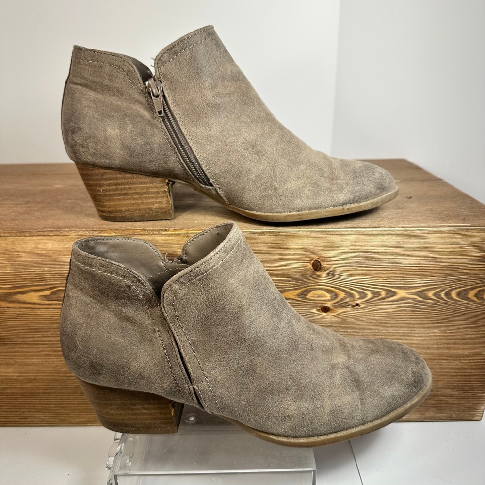 Fergie Ankle Boots Womens SZ 9 Taupe Faux Suede Western Boho Indie Y2K Booties